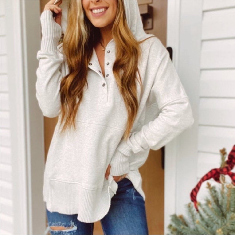 Women’s Gray Quarter Snap Button Hooded Sweater with Thumbholes size Small
